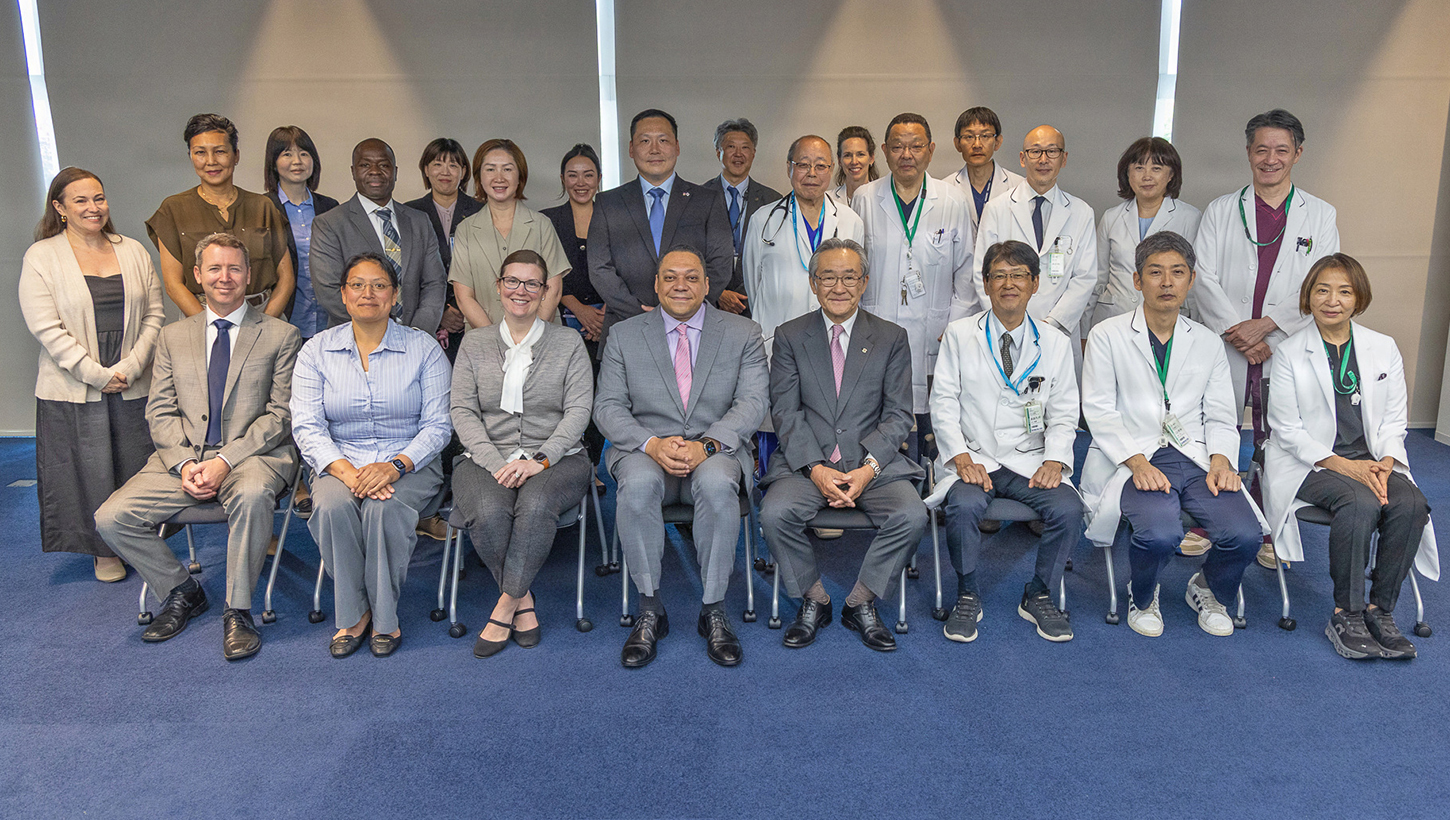Leaders and staff from U.S. Naval Hospital (USNH) Yokosuka and Shonan Kamakura General Hospital pose for a group photo