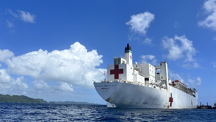 The hospital ship USNS Mercy (T-AH 19) arrives in Koror, Palau during Pacific Partnership 2024-1 Dec. 21, 2023. (Photo By Chief Petty Officer Shamira Purifoy)