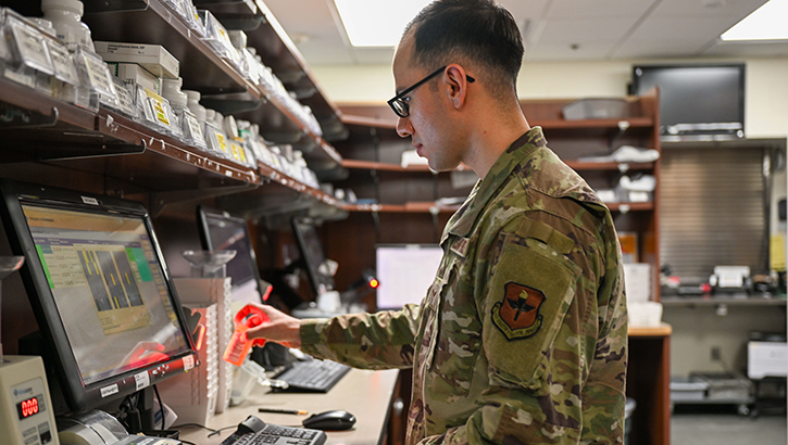 military medical personnel in pharmacy