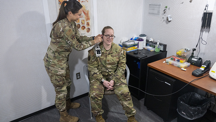 Military audiologist gives exam