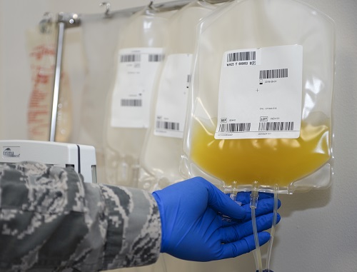 Platelets are separated out and collected during apheresis at Al Udeid, Air Base, Qatar. The platelets will be shipped to locations across the U.S. Central Command Area of Responsibility using a cold storage platelets technique. (U.S. Air Force photo by Tech. Sgt. Bradly A. Schneider)