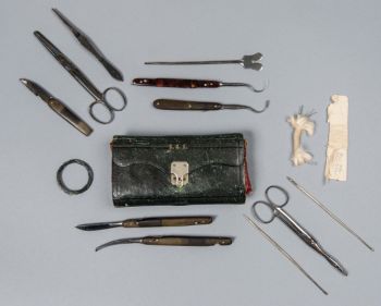 Picture of a pocket surgical kit 