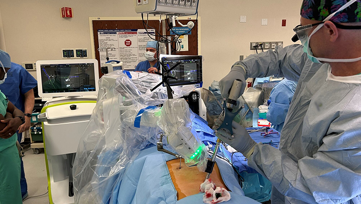 Links to Brooke Army Medical Center Using New Robotic Guidance System for Spine Surgery