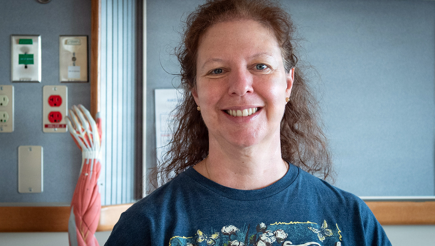 Jennifer Prutch, a certified hand therapist