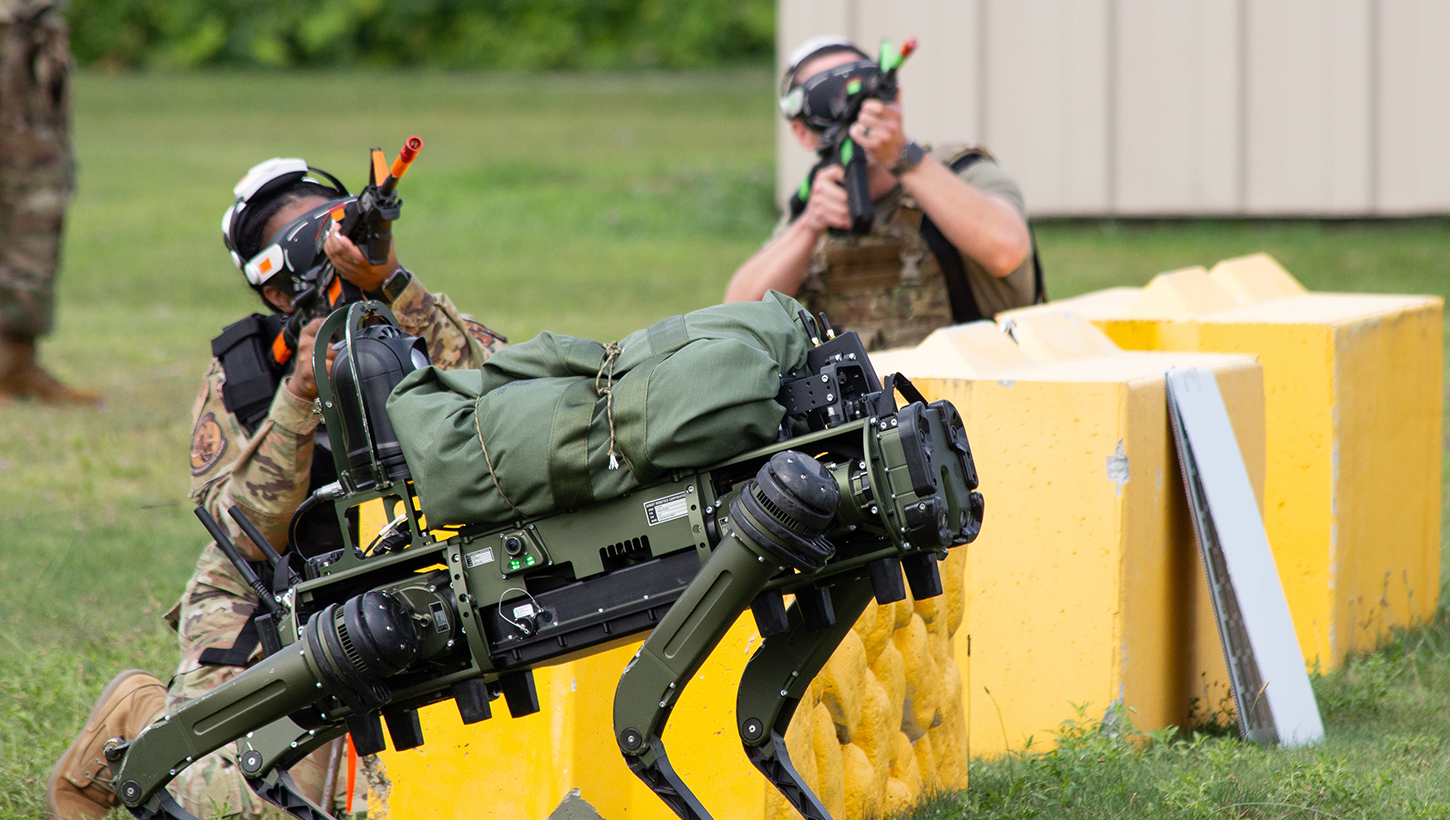 Photo of two soldier's doing vr simulation training